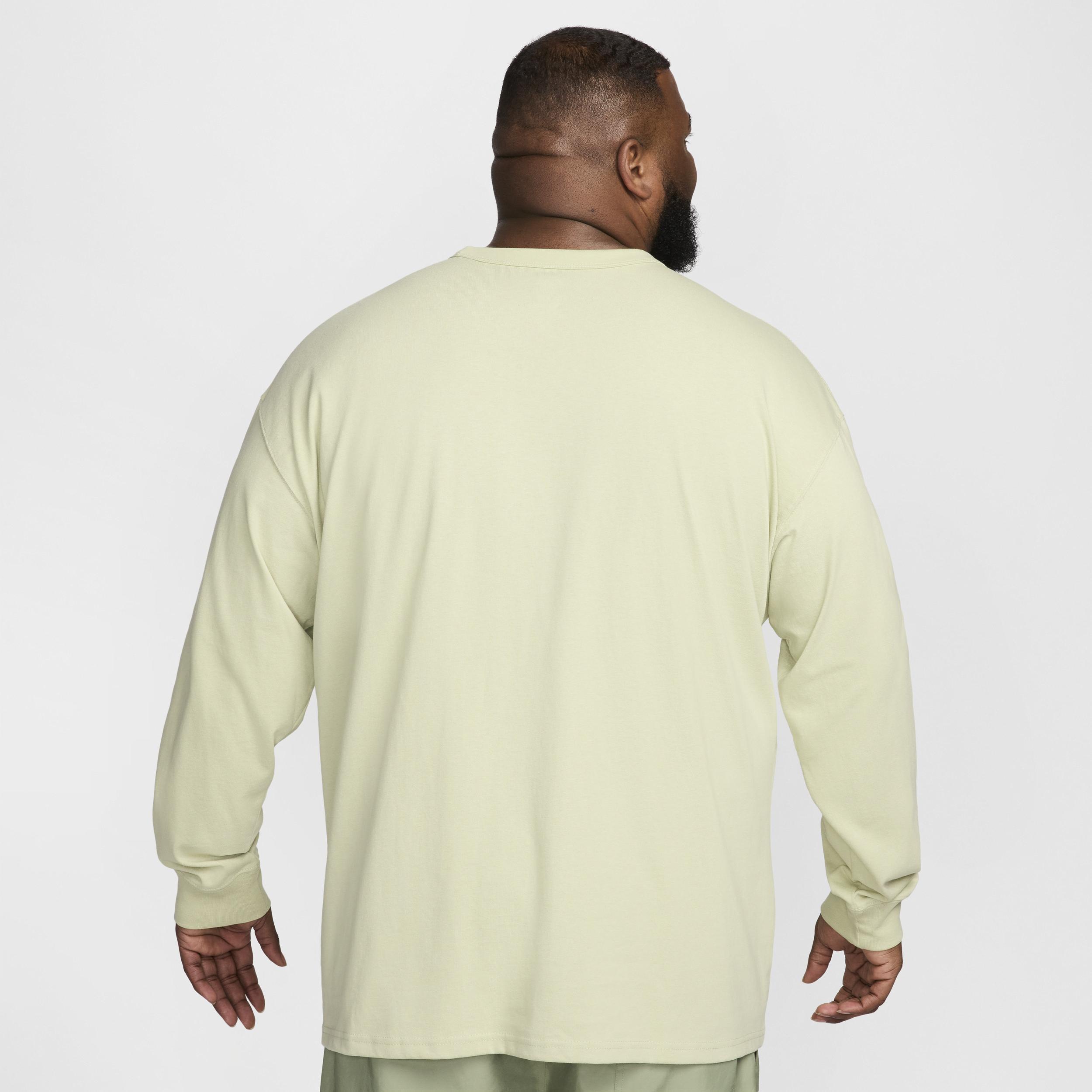 Men's Nike Sportswear Premium Essentials Long-Sleeve Pocket T-Shirt Product Image