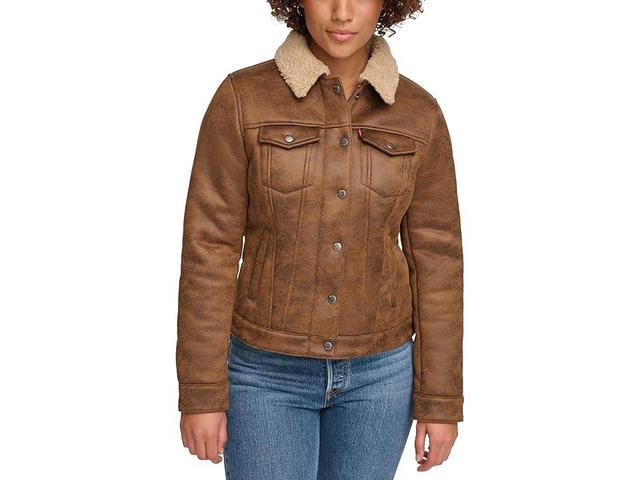 Levi's(r) Faux Shearling Trucker Jacket Sesame) Women's Clothing Product Image