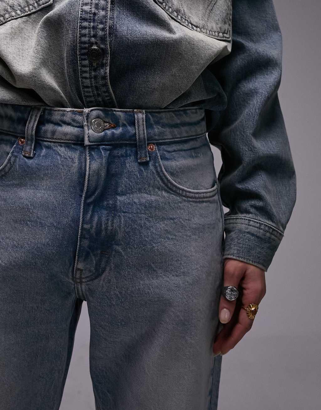 Topshop cropped mid rise straight jeans with raw hems in dirty bleach Product Image