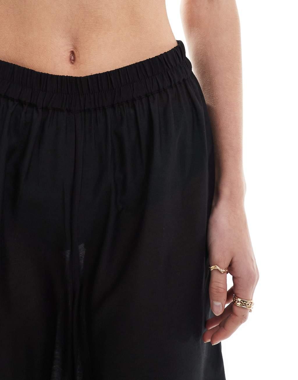 Vero Moda Tall beach pants in black Product Image