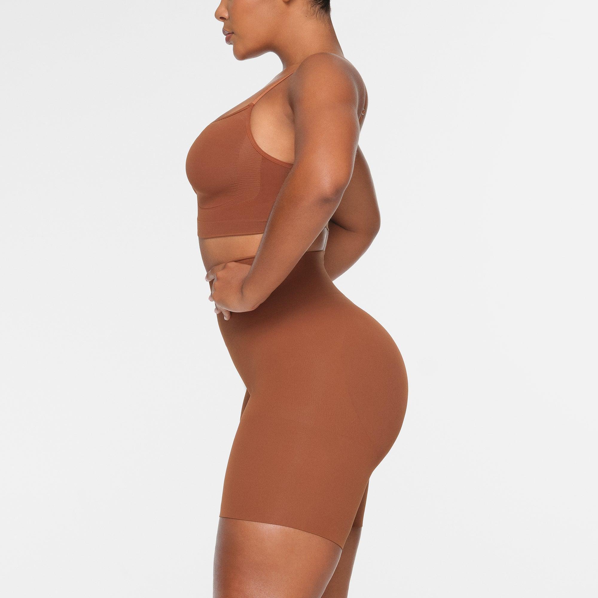 SEAMLESS SCULPT BUTT LIFTING SHORT | BRONZE Product Image