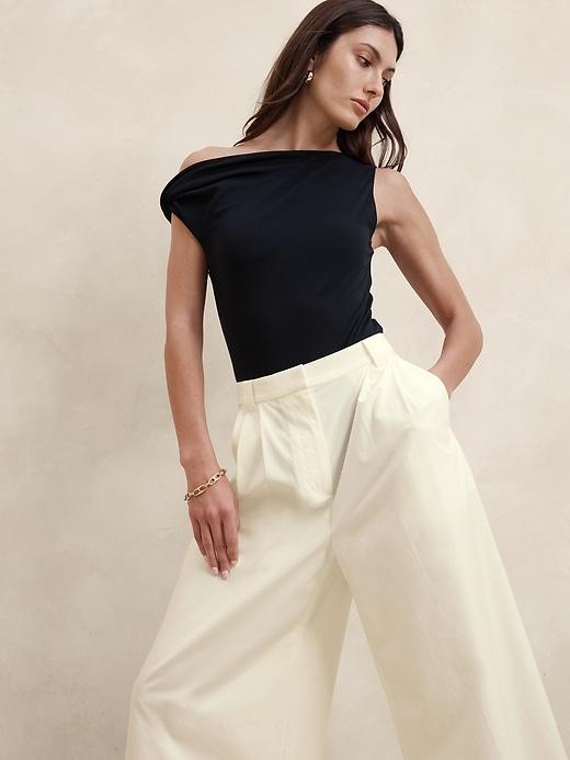 Pleated Wide-Leg Crop Poplin Pant Product Image