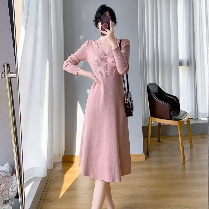 Long-Sleeve V-Neck Plain Knit Midi A-Line Dress Product Image