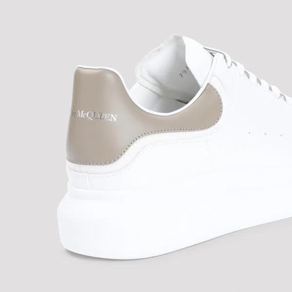 Sneakers Shoes In White Product Image