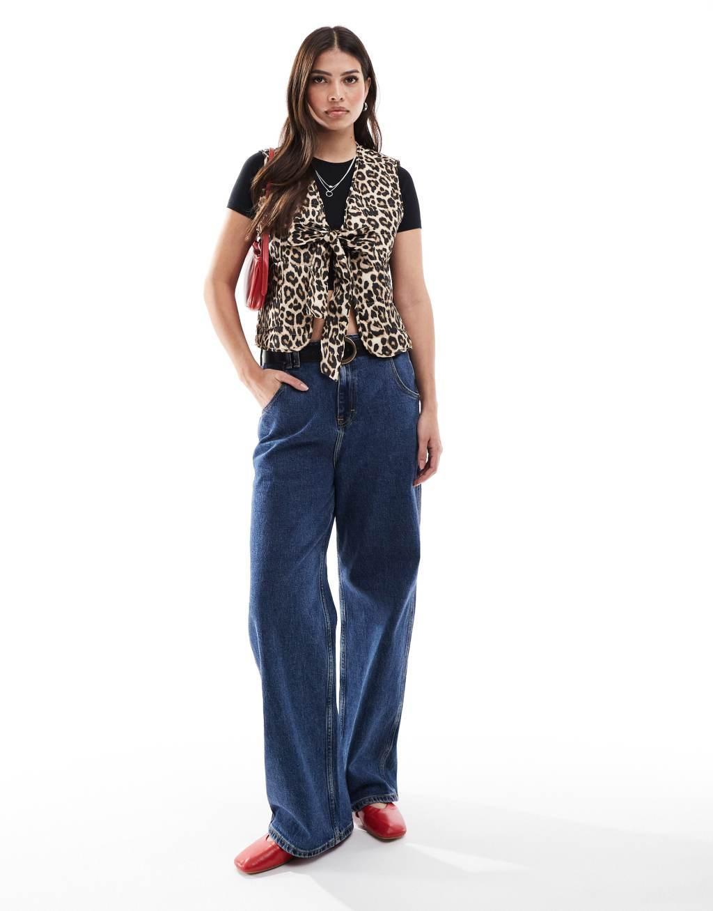 ONLY quilted vest in leopard print Product Image