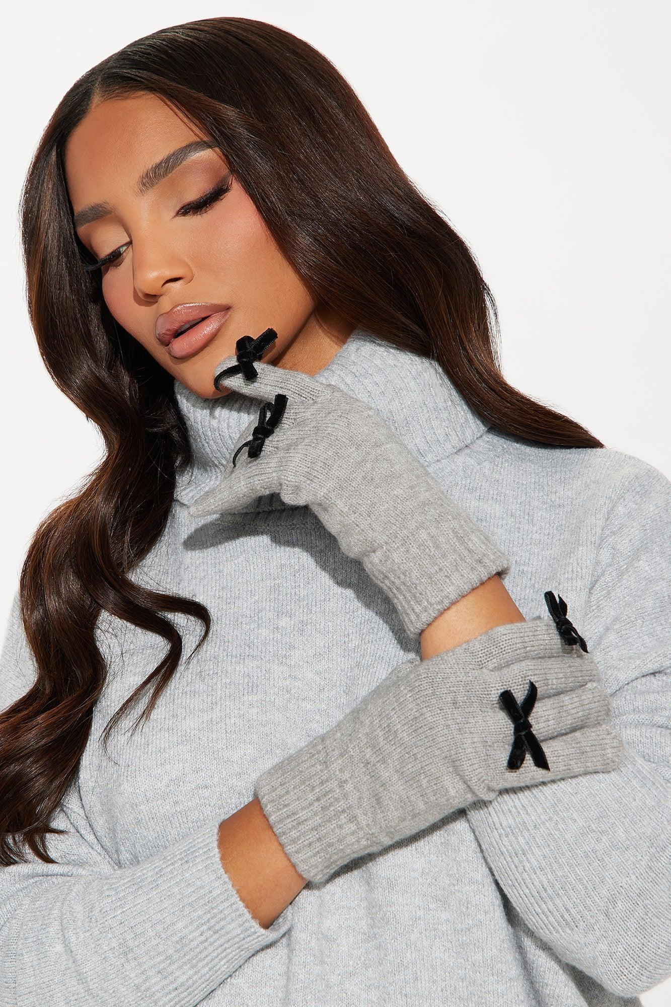 Looking Cute And Cozy Gloves - Grey/Black Product Image