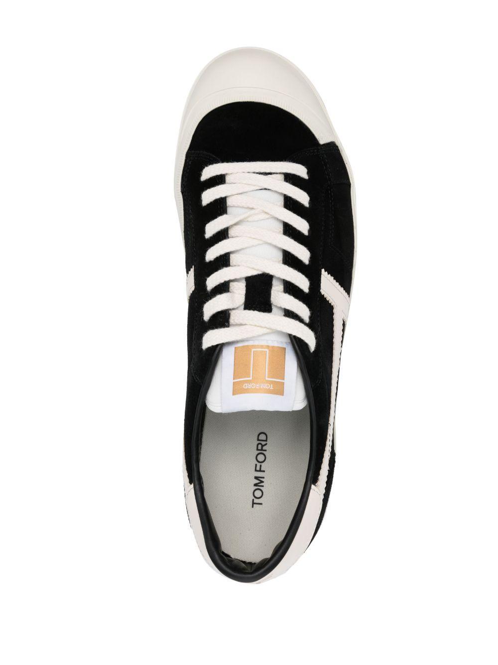 Warwick Low-top Sneakers In Black Product Image