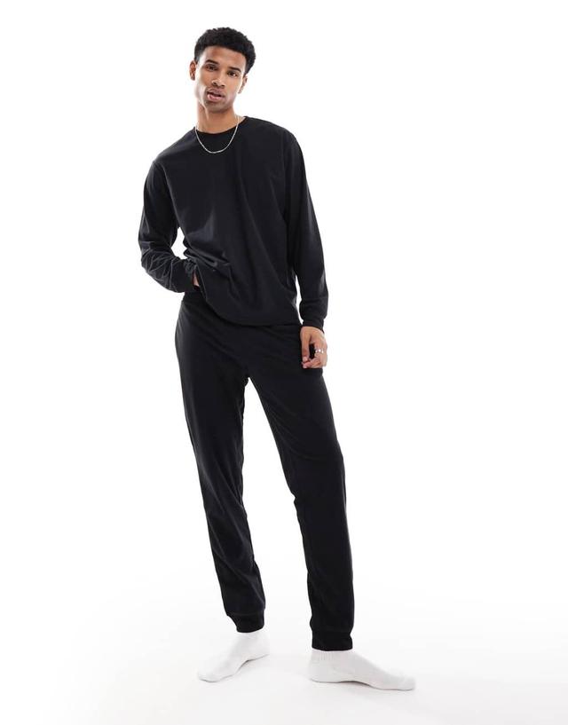 Jack & Jones Lounge set in black Product Image