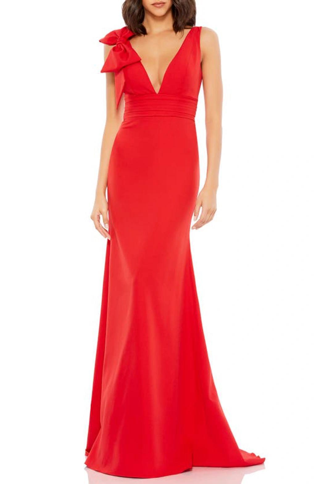 Sleeveless V Neck Bow Detail Mermaid Gown In Red Product Image