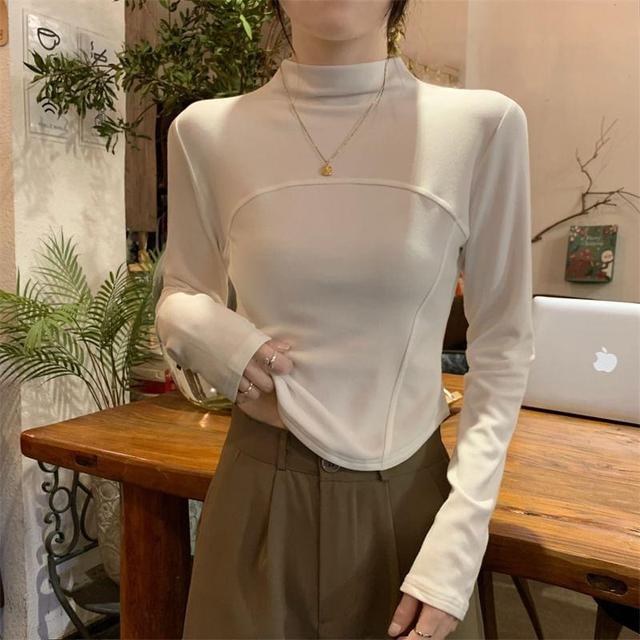 Long-Sleeve Mock Neck Plain T-Shirt Product Image