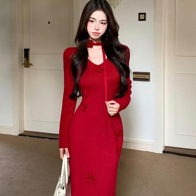 Long-Sleeve V-Neck Floral Accent Knit Maxi Sheath Dress Product Image