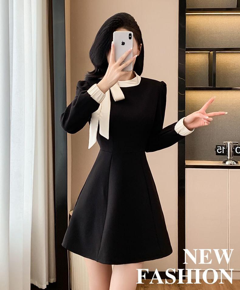 Long-Sleeve Round Neck Two Tone Bow Mini A-Line Dress Product Image