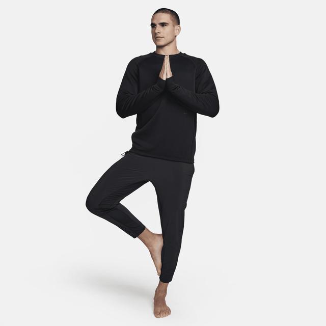 Nike Men's A.P.S. Therma-FIT ADV Versatile Crew Product Image