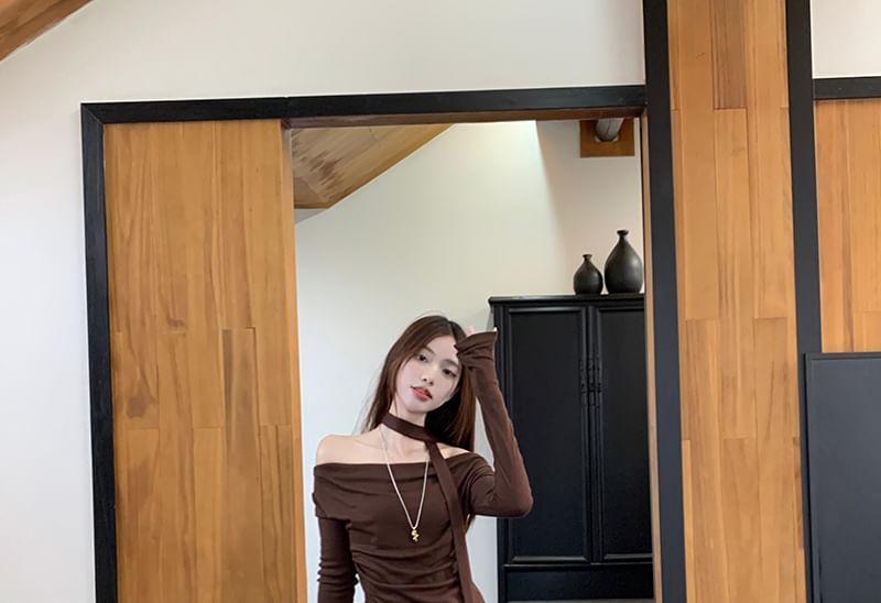 Long-Sleeve One-Shoulder Plain T-Shirt / High Waist Asymmetrical Maxi A-Line Skirt / Scarf / Set Product Image