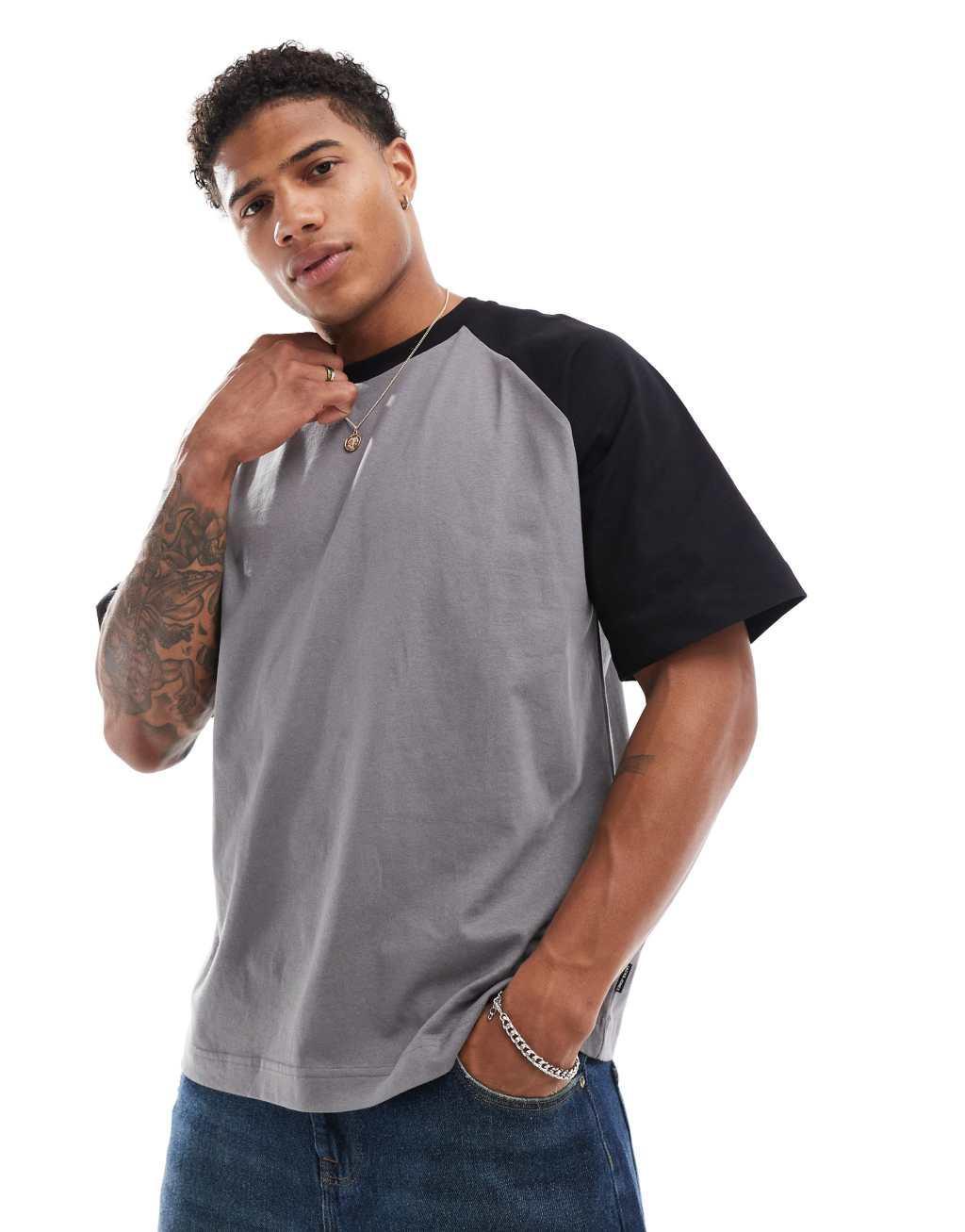 Jack & Jones super oversized raglan t-shirt in dark gray & black Product Image