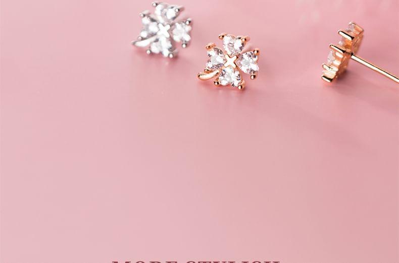 925 Sterling Silver Rhinestone Clover Stud Earring Product Image