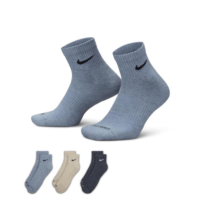 Nike Mens Everyday Plus Cushioned Training Ankle Socks (3 Pairs) Product Image