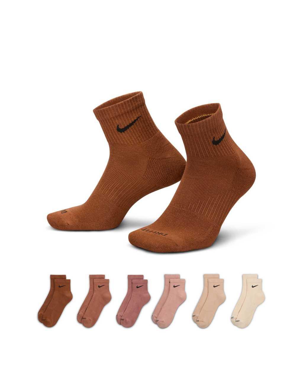 Nike Training Everyday Plus Cushioned 6 pack ankle socks in brown and beige Product Image