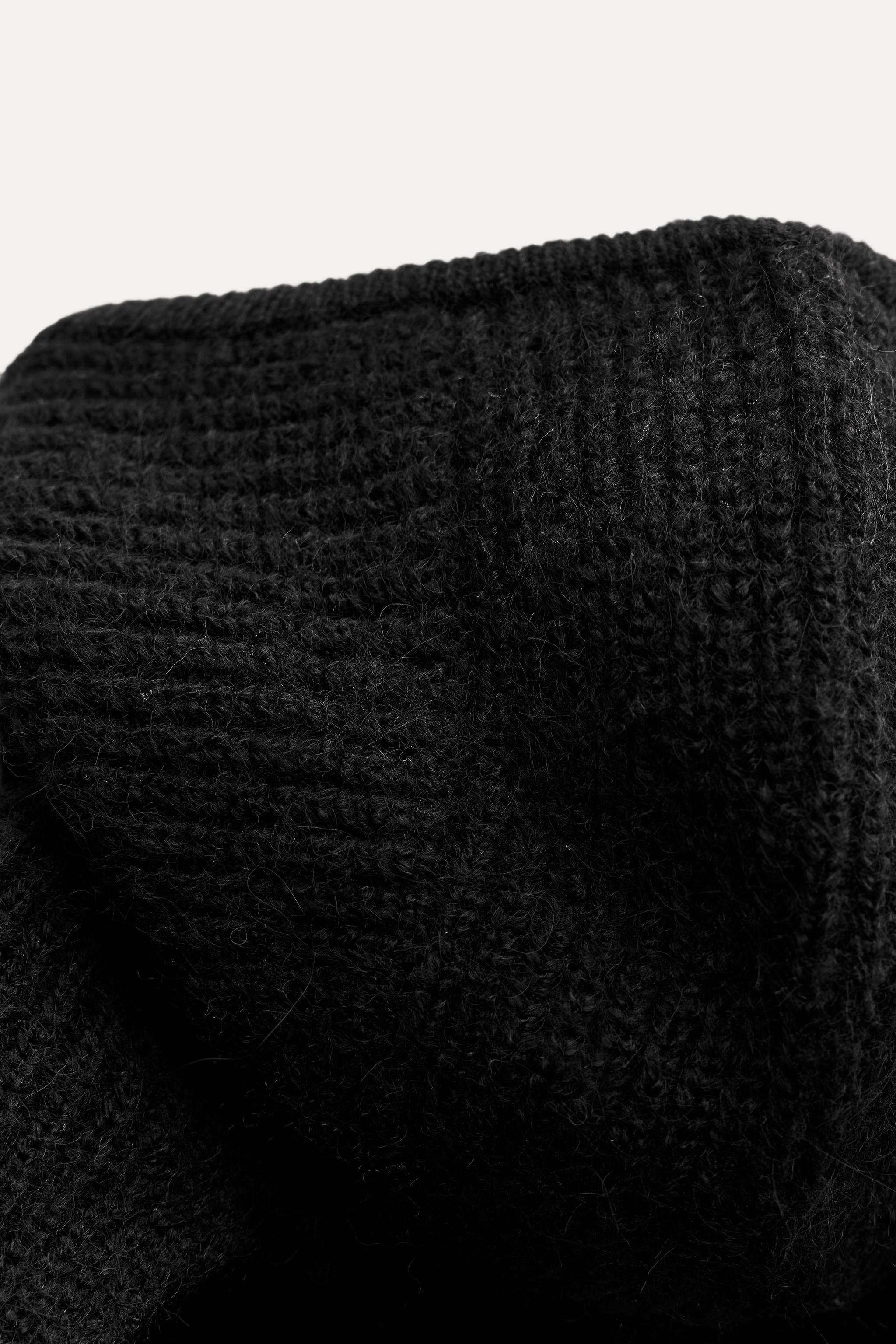 TEXTURED SCARF WITH BUTTONS Product Image