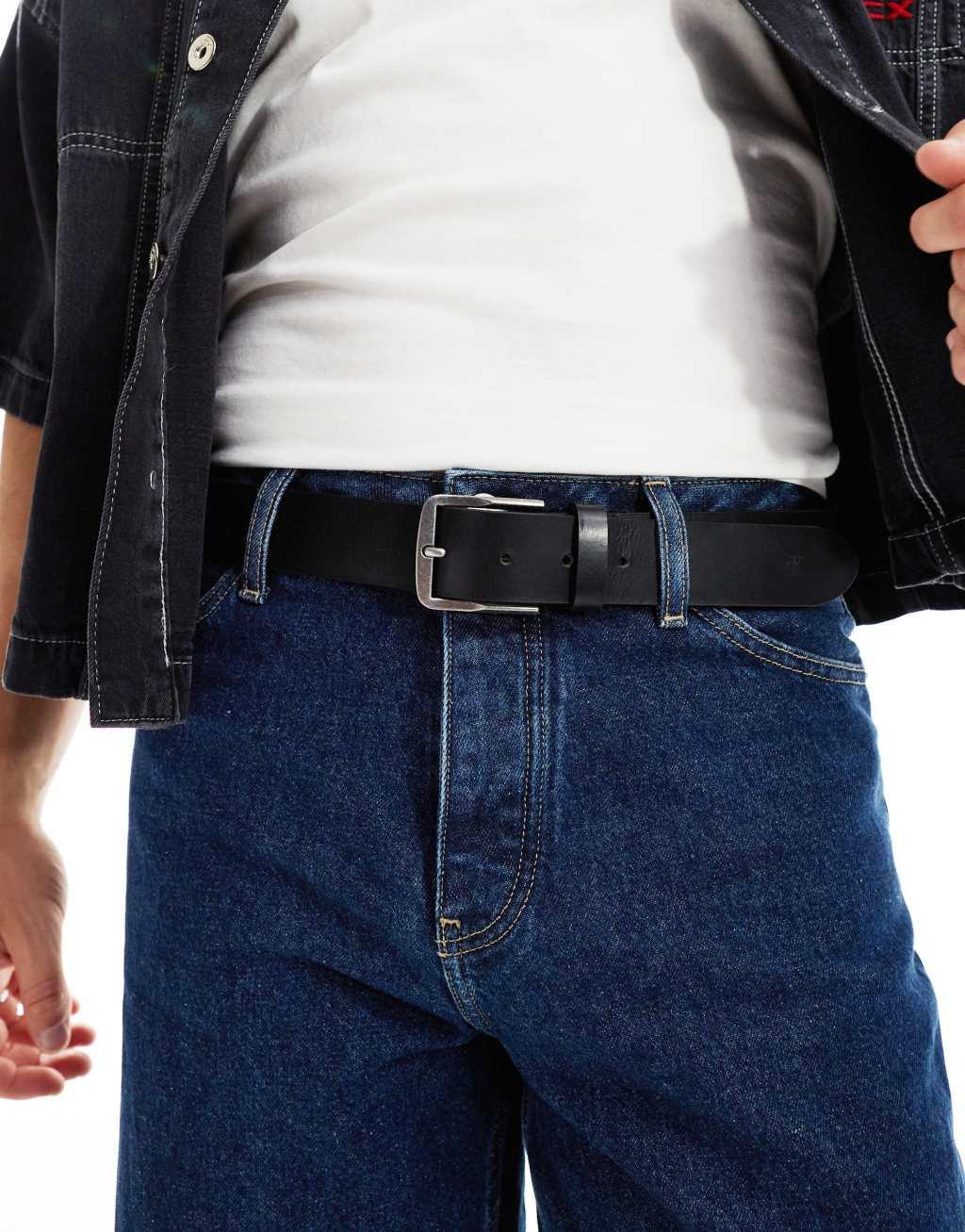 Calvin Klein Jeans classic flat leather belt in black Product Image