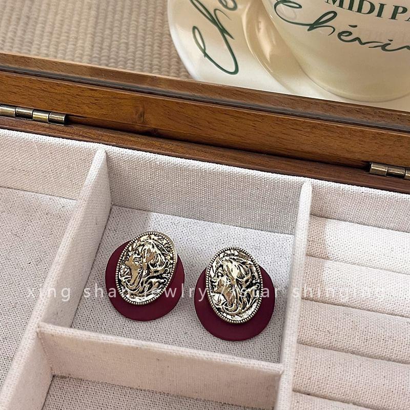 Metal Round Stud Earring Product Image