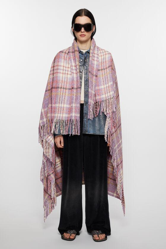 Oversized plaid scarf blanket Product Image