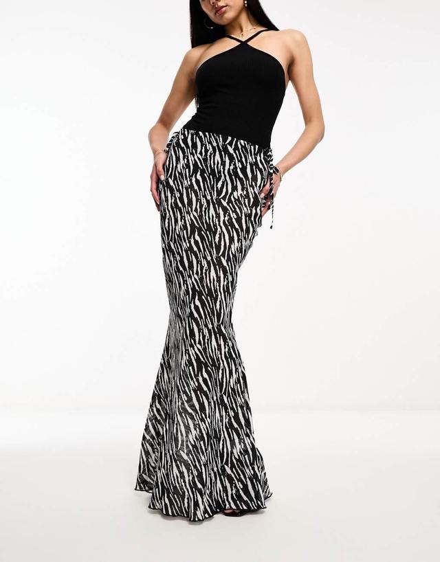 Style Cheat maxi skirt in zebra print Product Image