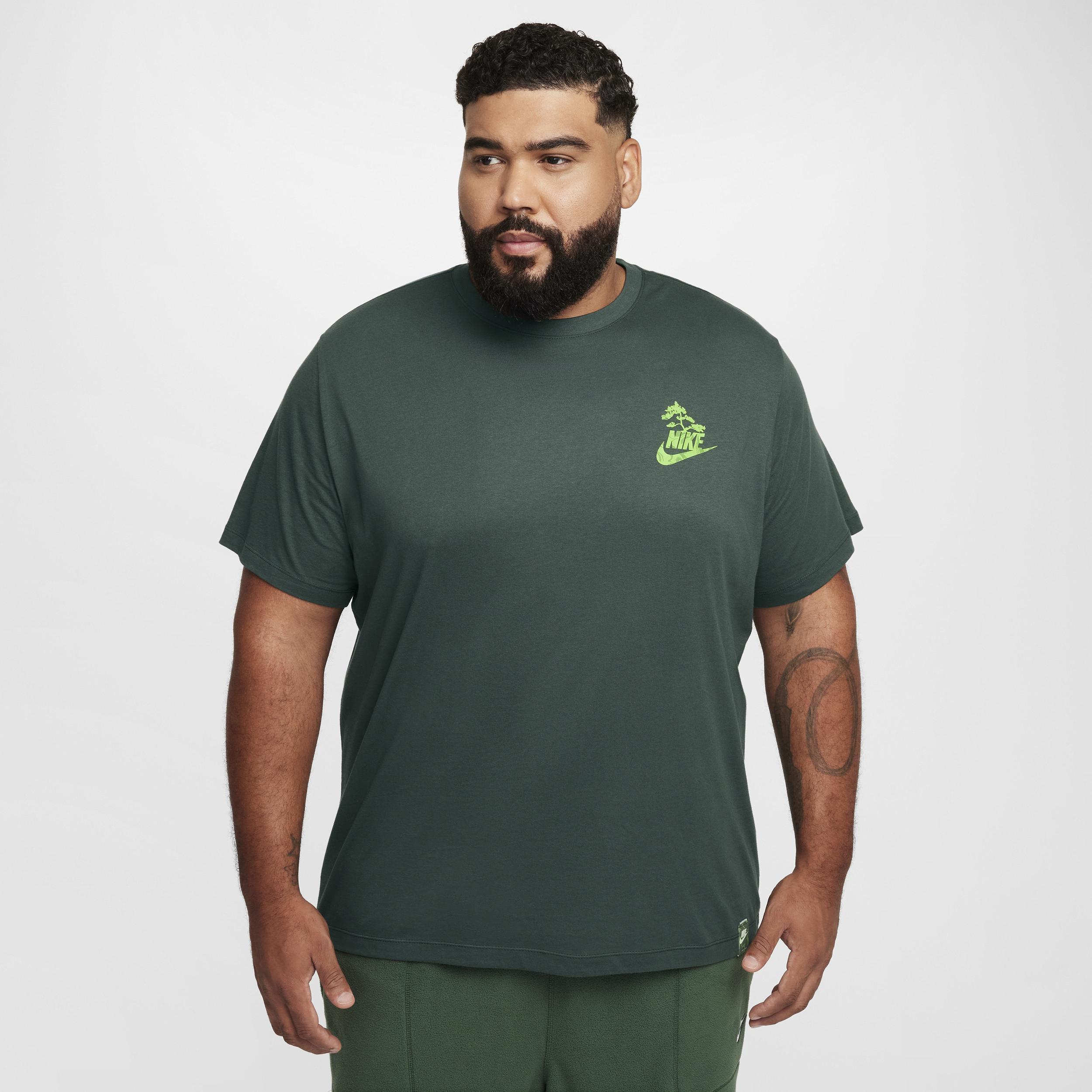 Men's Nike Sportswear Club T-Shirt Product Image