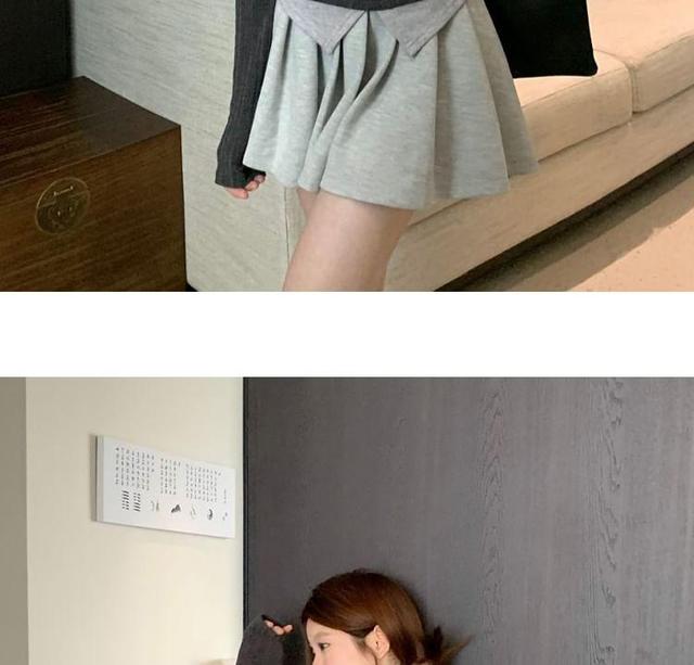 V-Neck Collared Mock Two-Piece Two Tone Bow Accent T-Shirt Product Image