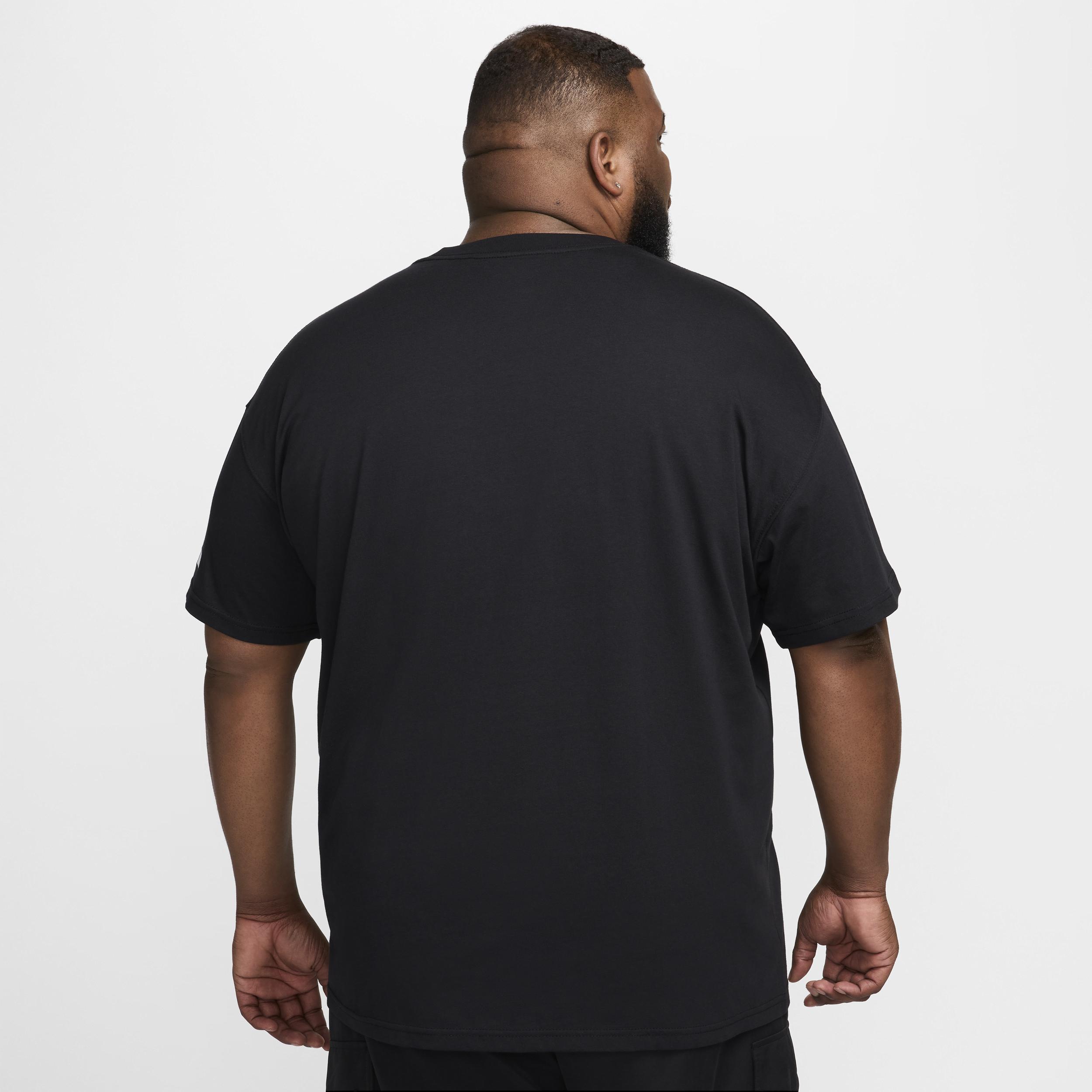 Nike Sportswear Men's T-Shirt Product Image