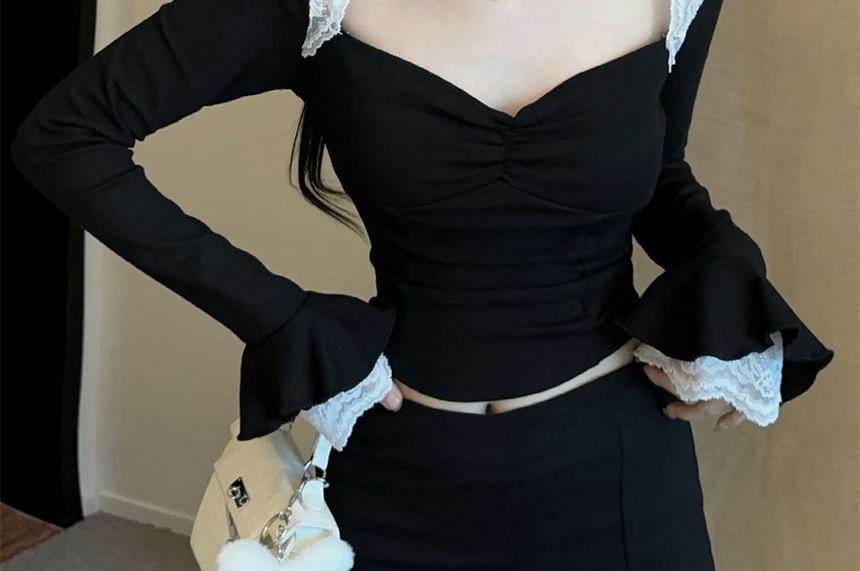 Long Sleeve Sweetheart Neckline Plain Lace Trim Crop Top Product Image