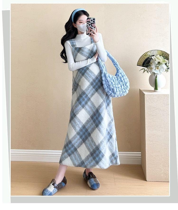 Maternity Long-Sleeve Mock Neck Plain T-Shirt / Square Neck Plaid Midi Dungaree Dress Product Image