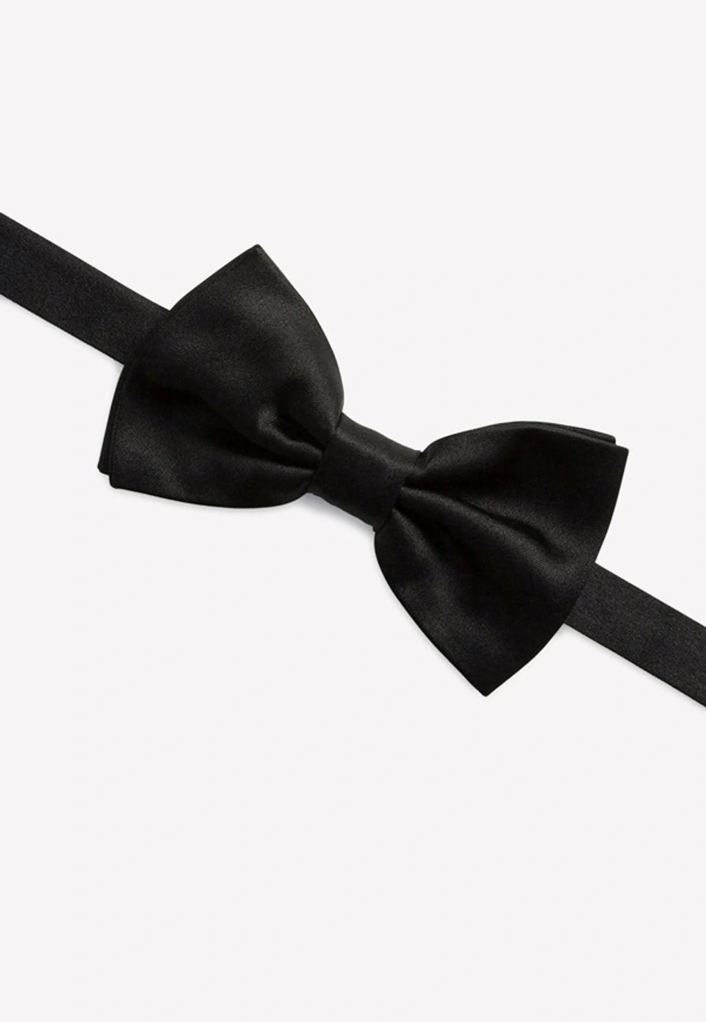 Silk Bow Tie In Black Product Image