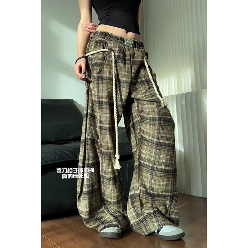 Low Rise Plaid Wide Leg Pants Product Image