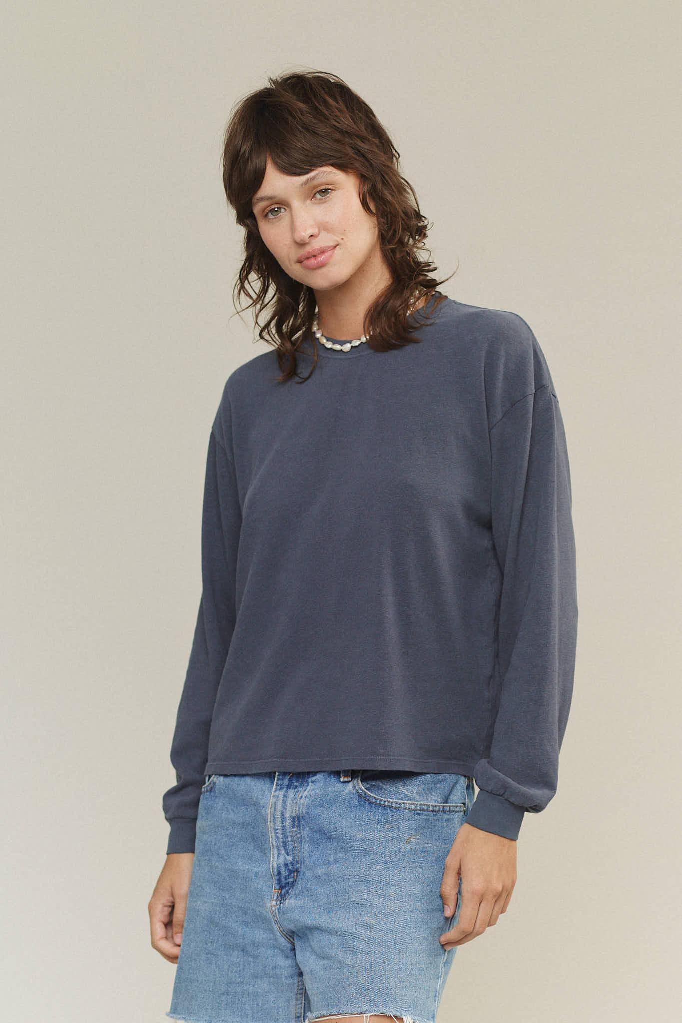 Cropped Long Sleeve Tee Female Product Image