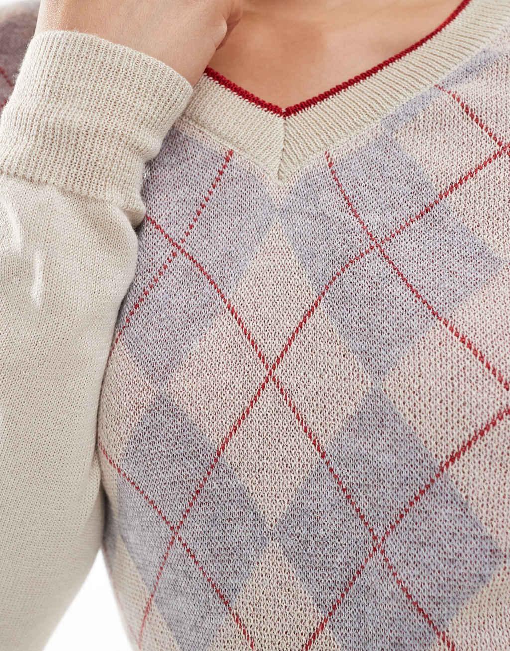 Daisy Street cream argyle pattern v-neck cropped sweater with contrast sleeves Product Image