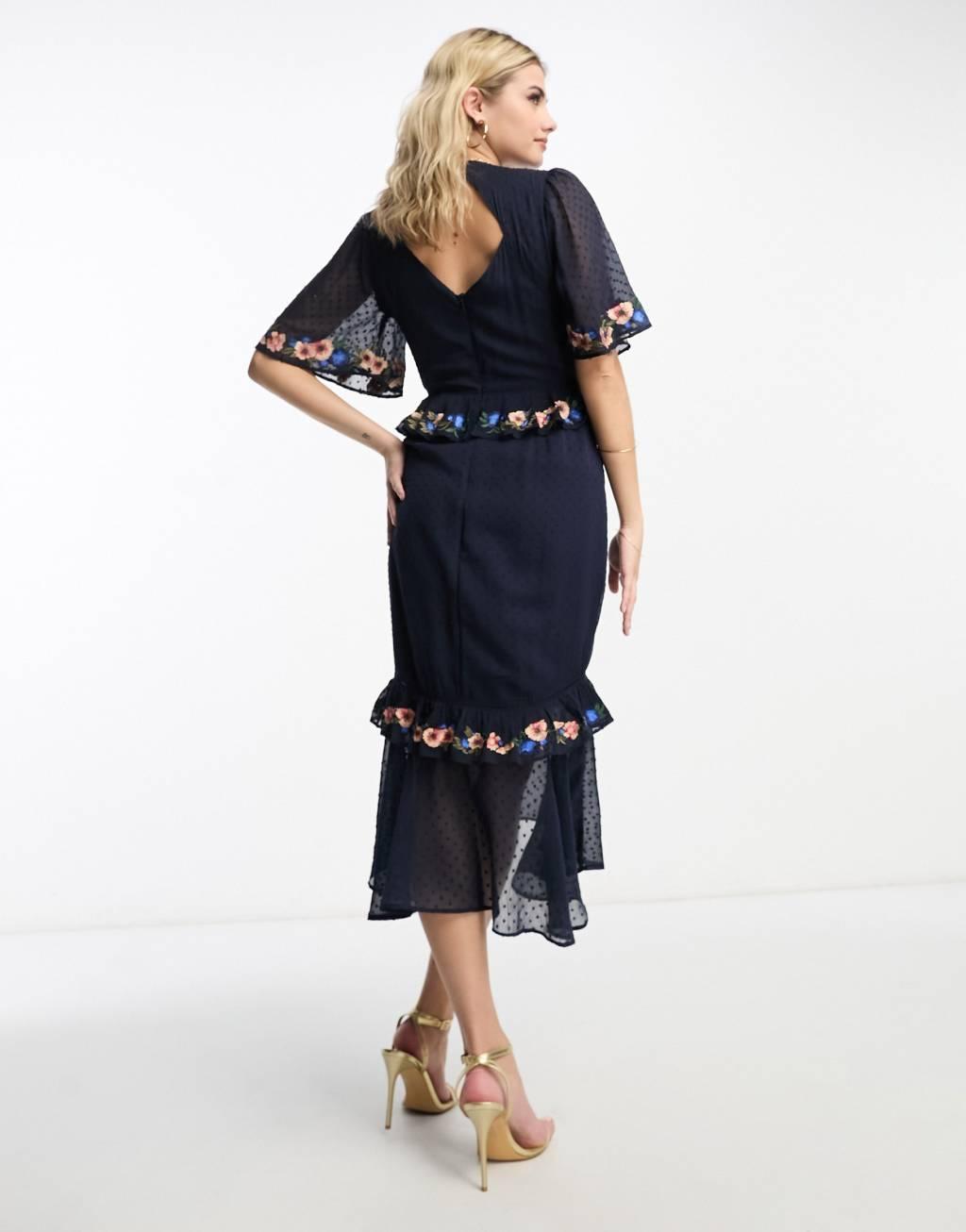 Hope & Ivy flutter sleeve embroidered hem midi dress Product Image