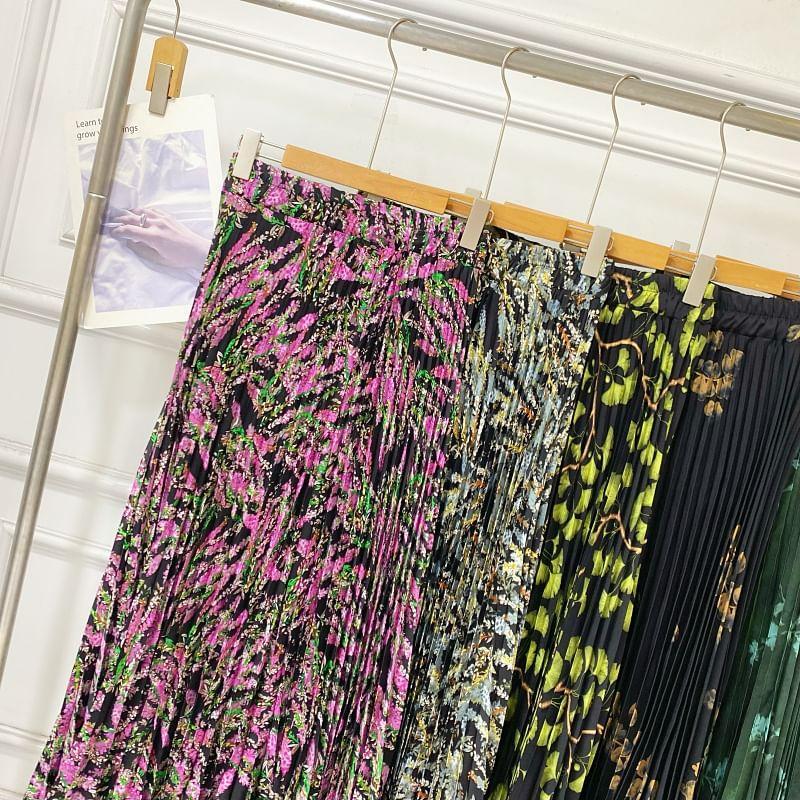 High Rise Floral Print Pleated Maxi A-Line Skirt Product Image