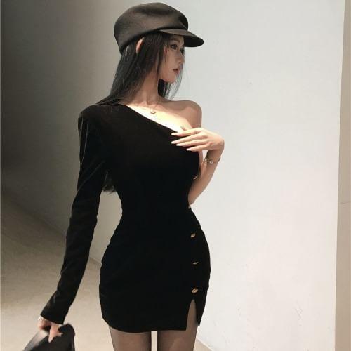 Long-Sleeve One-Shoulder Plain Button Accent Slit Velvet Mini Bodycon Dress Product Image