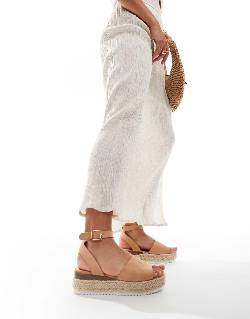 Truffle Collection flatform espadrilles in beige Product Image