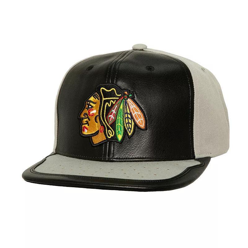 Mens Mitchell & Ness /Gray Chicago hawks Day One Snapback Hat Product Image