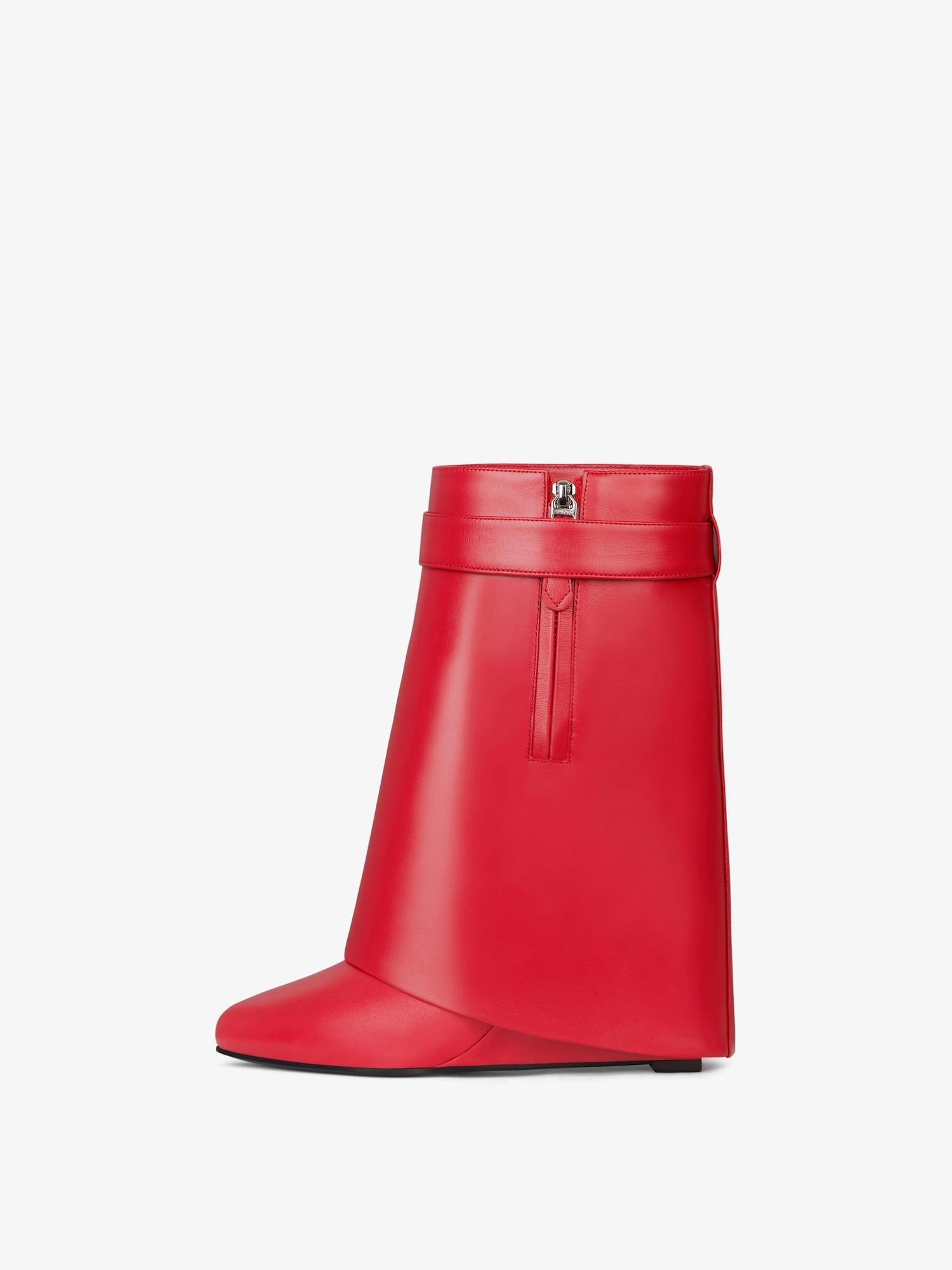 Shark Lock ankle boots in leather Product Image