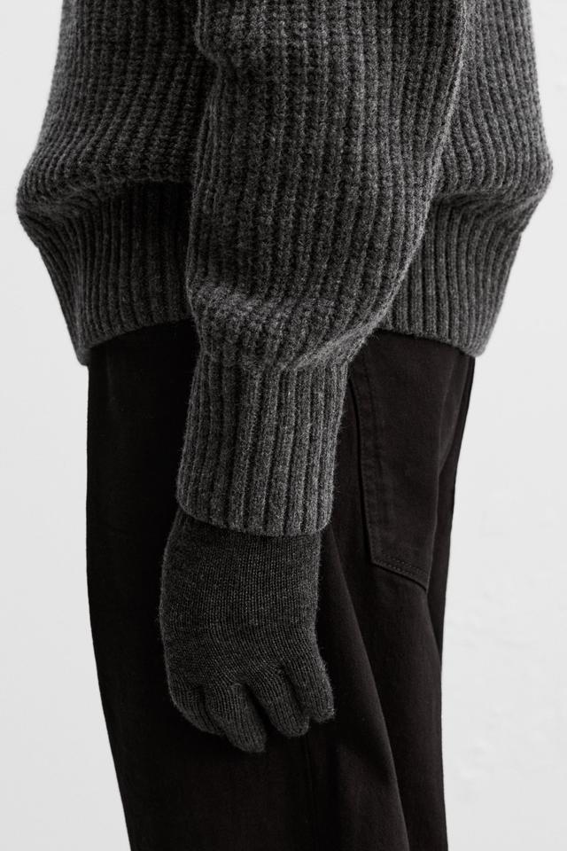 KNIT WOOLEN GLOVES Product Image