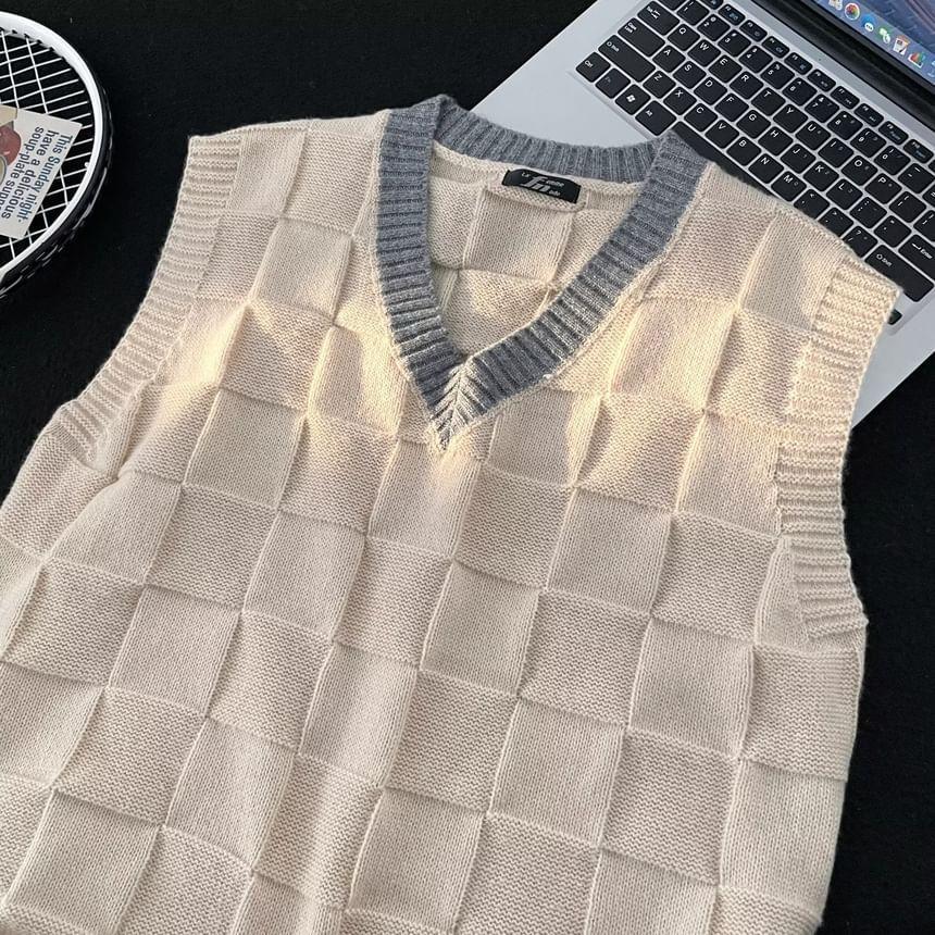 V-Neck Two Tone Sweater Vest Product Image