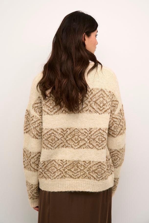 CUIona Pullover Product Image