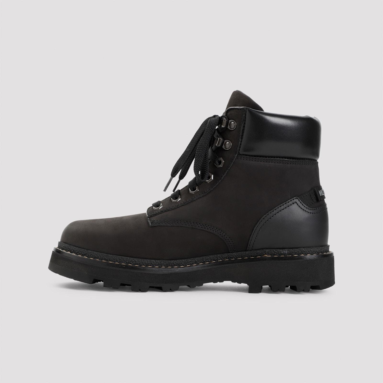 Shoes In Black Product Image