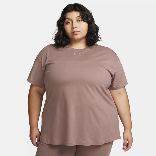 Women's Nike Sportswear Essential T-Shirt (Plus Size) Product Image