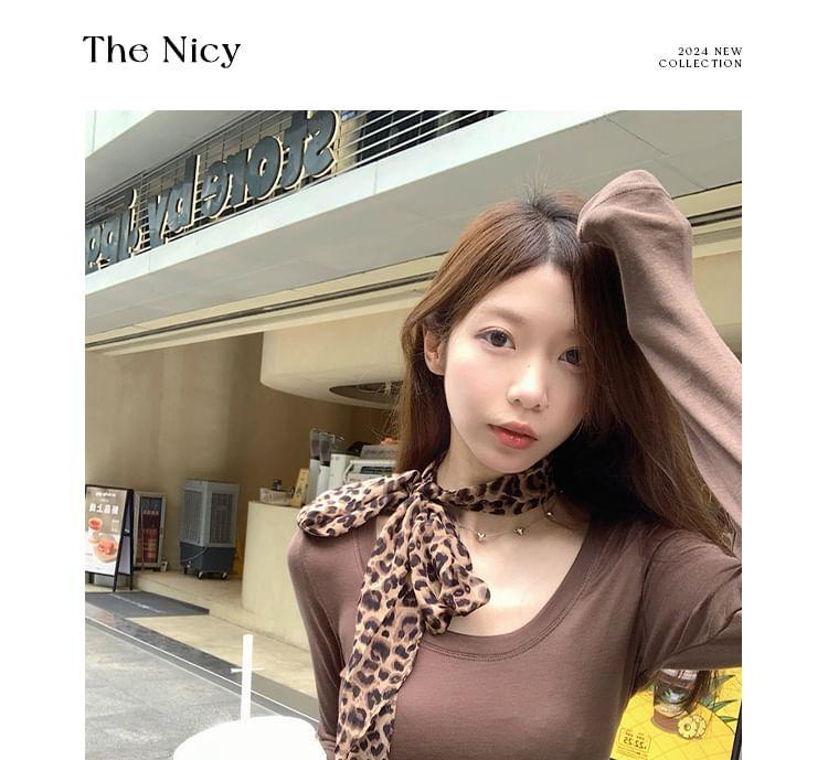 Long Sleeve Scoop Neck Plain Cropped Top with Scarf Product Image