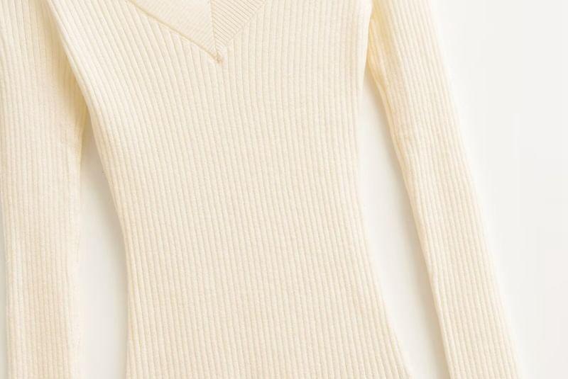 Long-Sleeve V-Neck Plain Knit Top Product Image