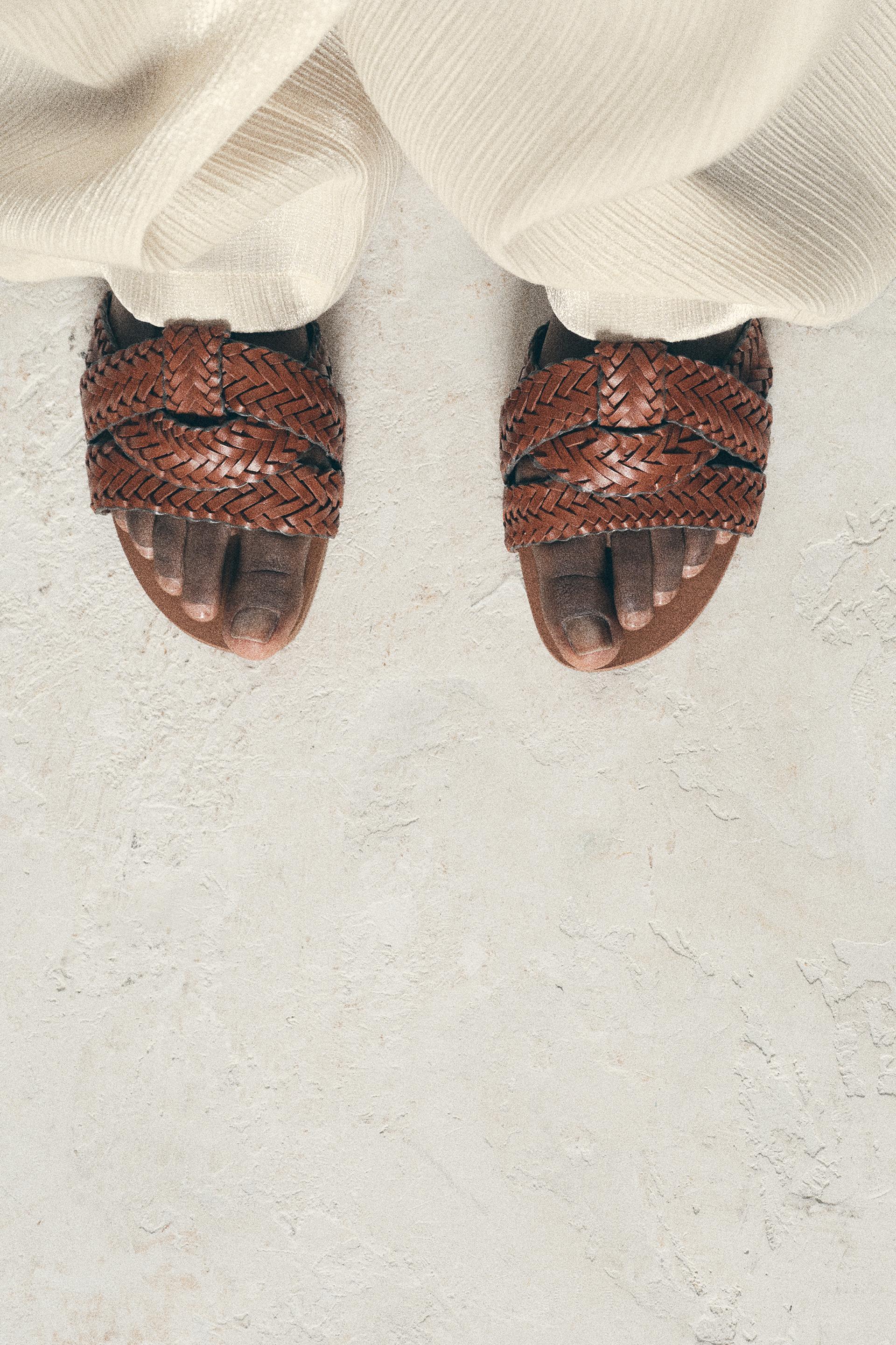 WOVEN FLAT LEATHER SANDALS product image